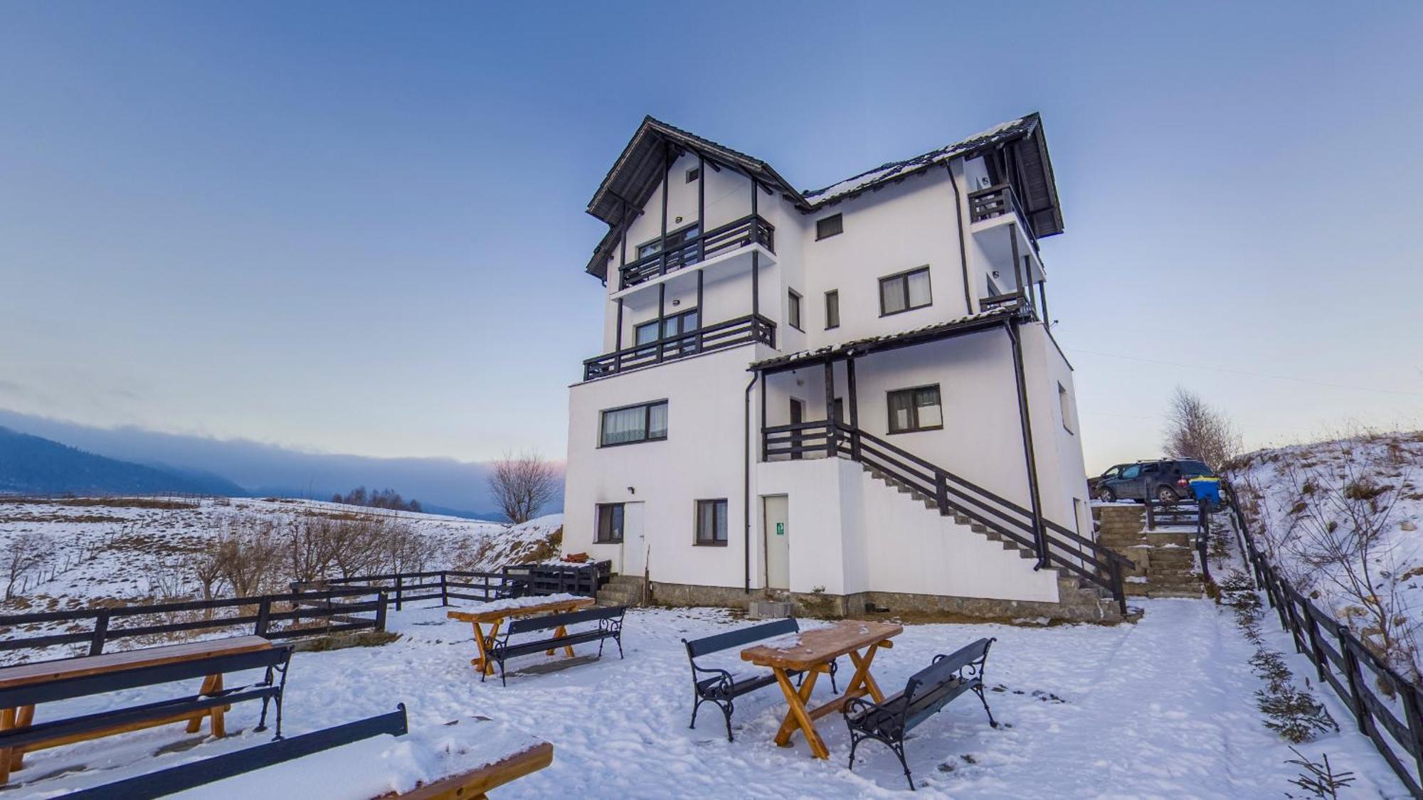 Vila Luca-Hotel Şirnea Εξωτερικό φωτογραφία